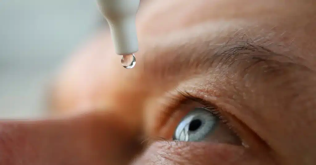 Use eyedrop