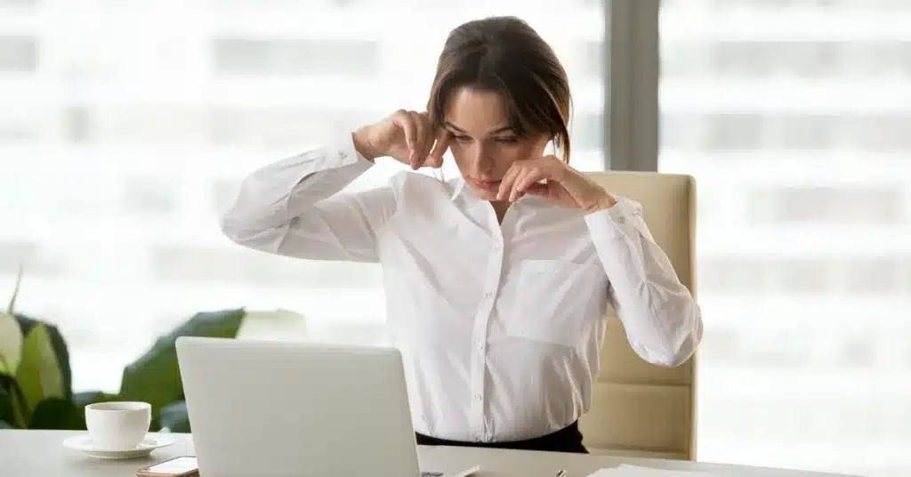 Use of laptops for long duration can cause eye redness