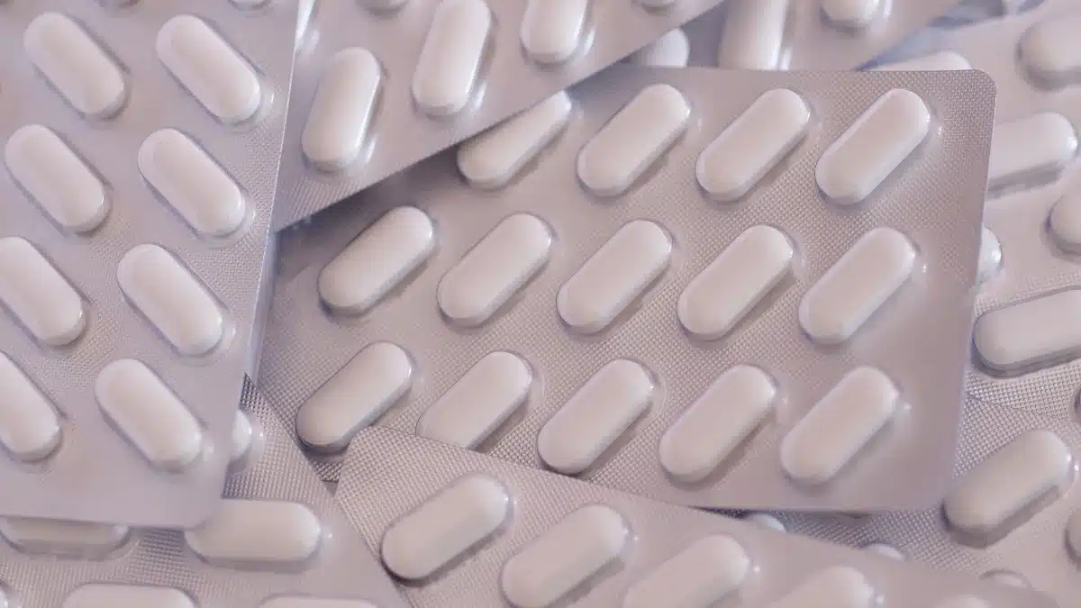 ciprofloxacin for pink eye