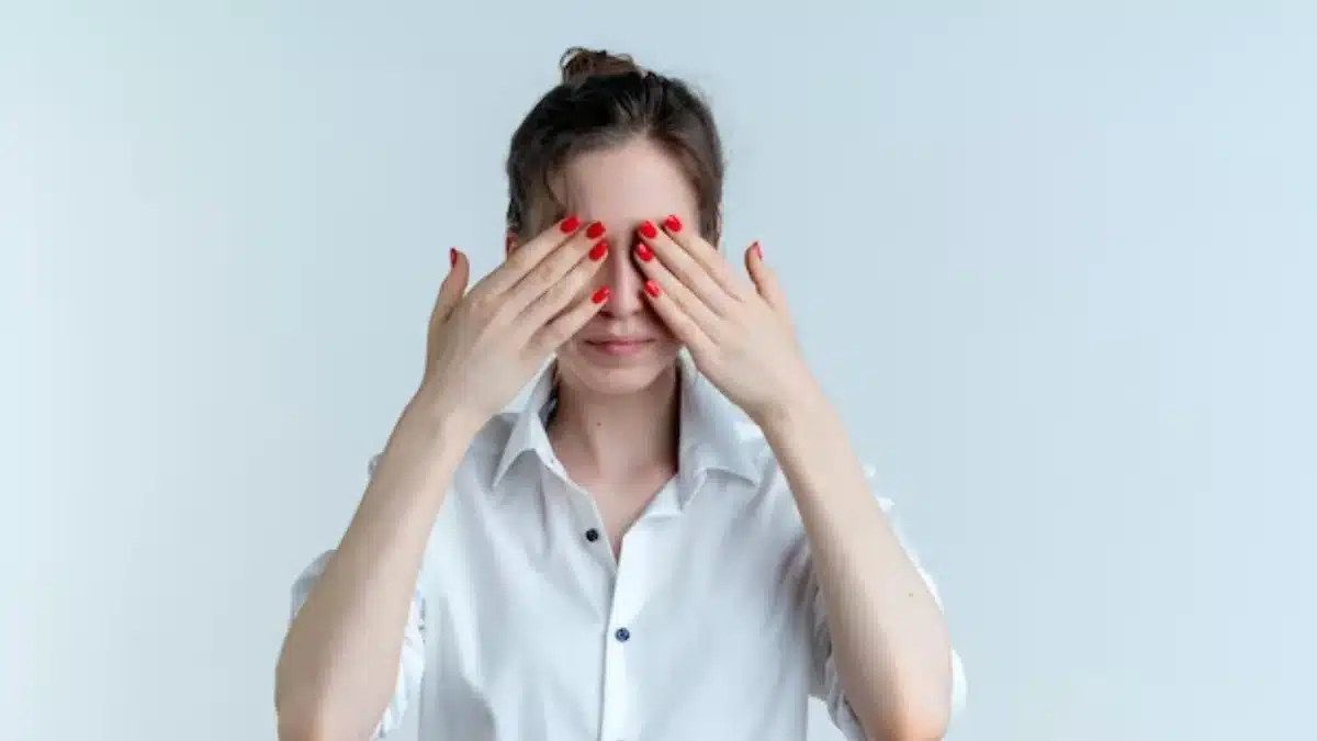 pink eye discharge