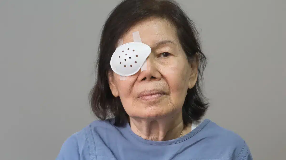 floaters after cataract surgery