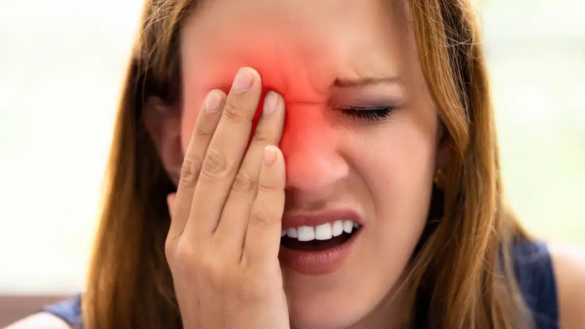 how to stop eye twitching