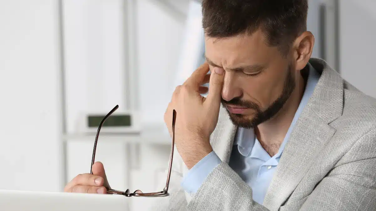 how to stop watery eyes at home