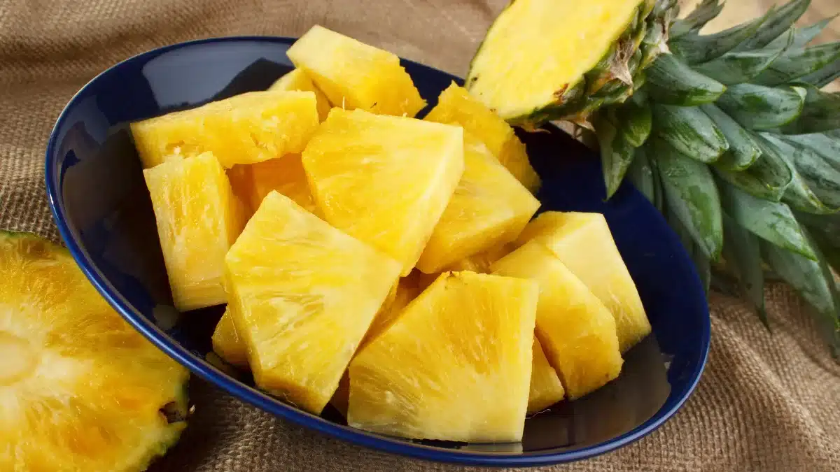 pineapple for eye floaters