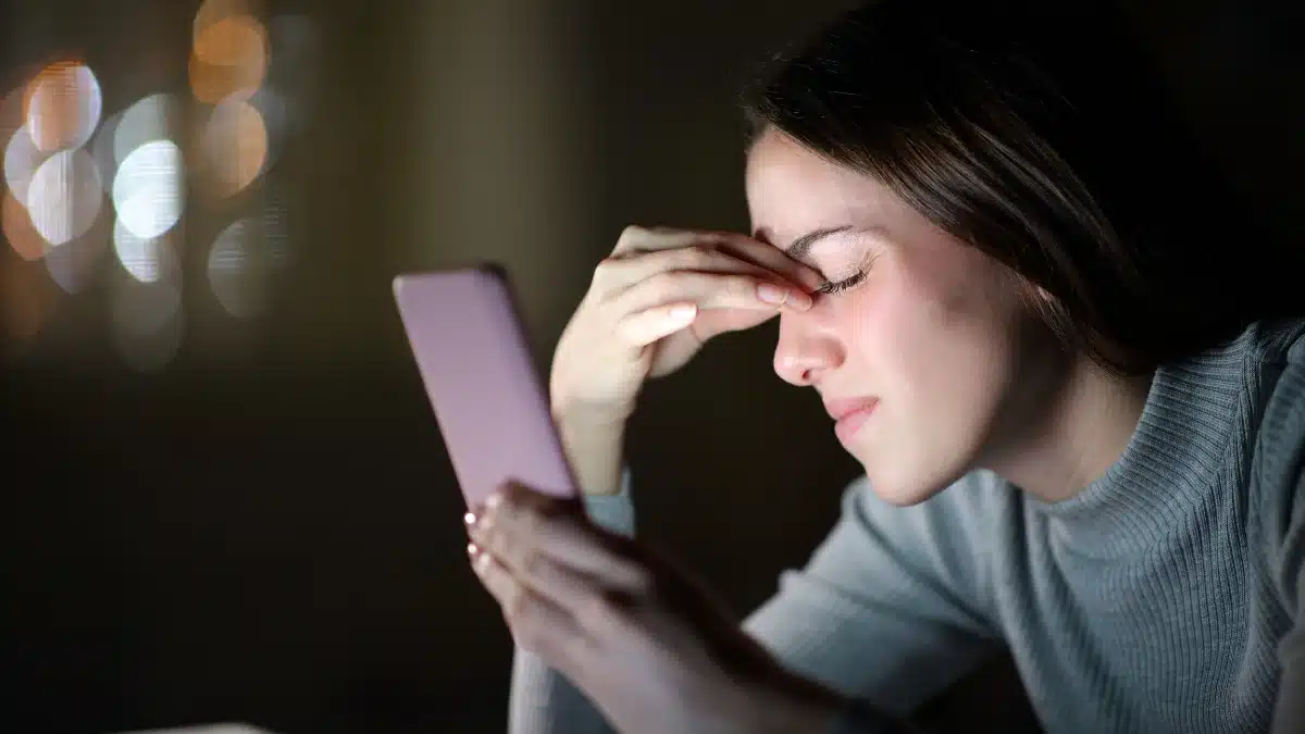 Unveiling the Signs: Exploring the Symptoms of Night Blindness