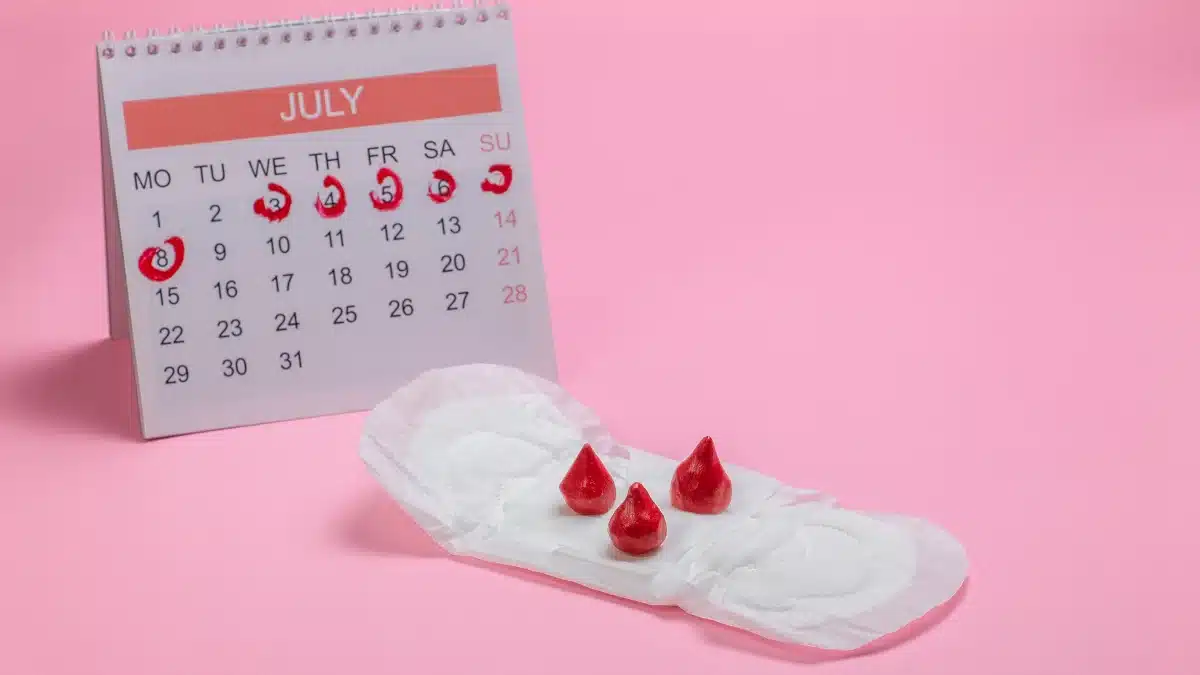 color of blood in menstruation
